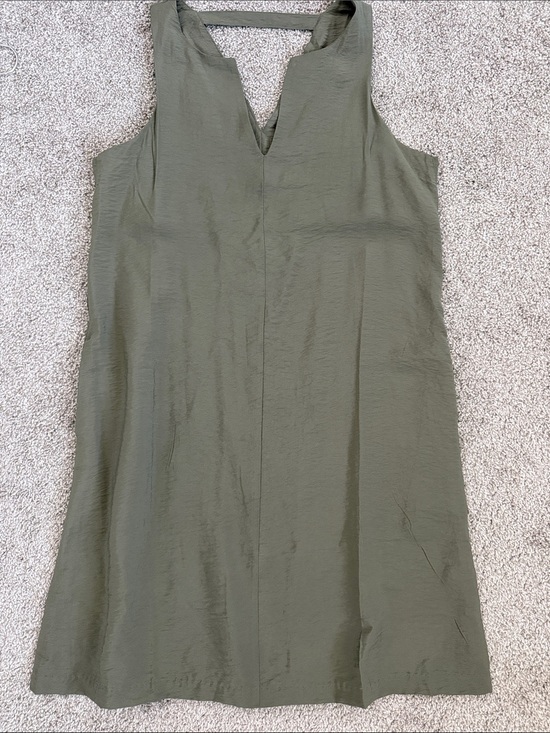 Banana Republic Dresses & Skirts - Banana Republic Olive Green Sleeveless Notch-Neck Shift Dress